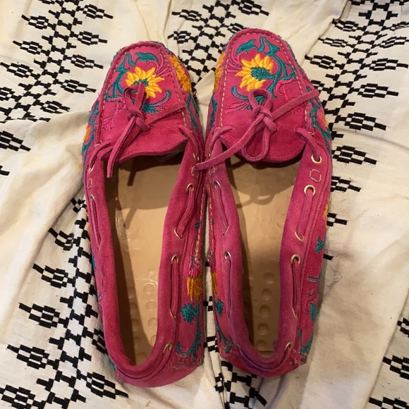 Arlango Embroidered Driving Loafers - Picture 4 of 6